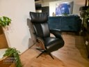 Luxuriöser Sessel mit Holz
