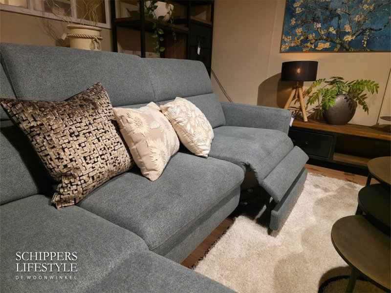 Luxe bank met relaxfunctie