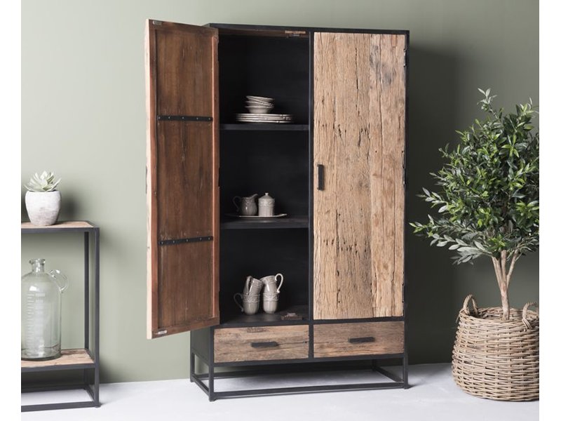Bergkast Dakota van gerecycled oud hout gecombineerd met zwart staal