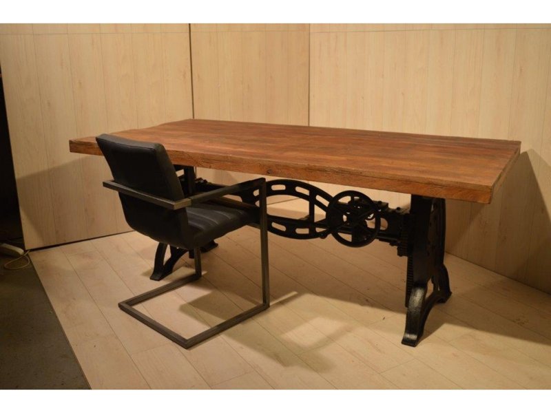 Industriële eetkamertafel