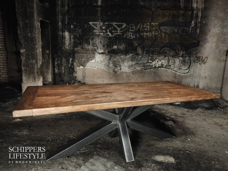 Industrietisch aus Eiche