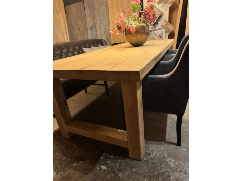 Tafel oud eiken