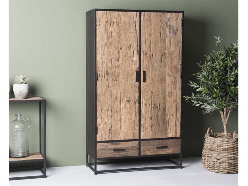 Bergkast Dakota van gerecycled oud hout gecombineerd met zwart staal