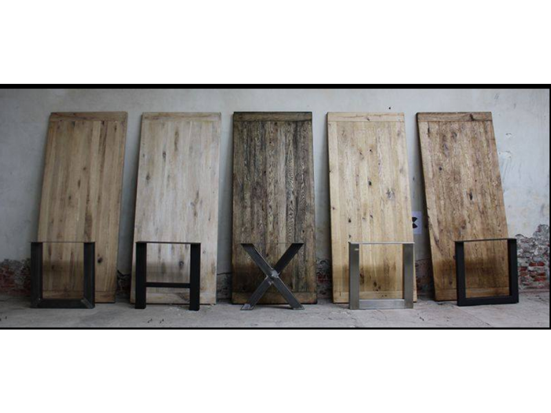Oud eiken tafel met jijzer onderstel