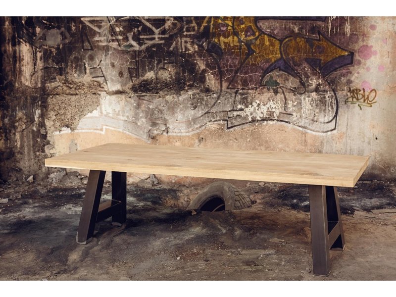 Eiken eetkamertafel ijzer onderstel afm,180/100